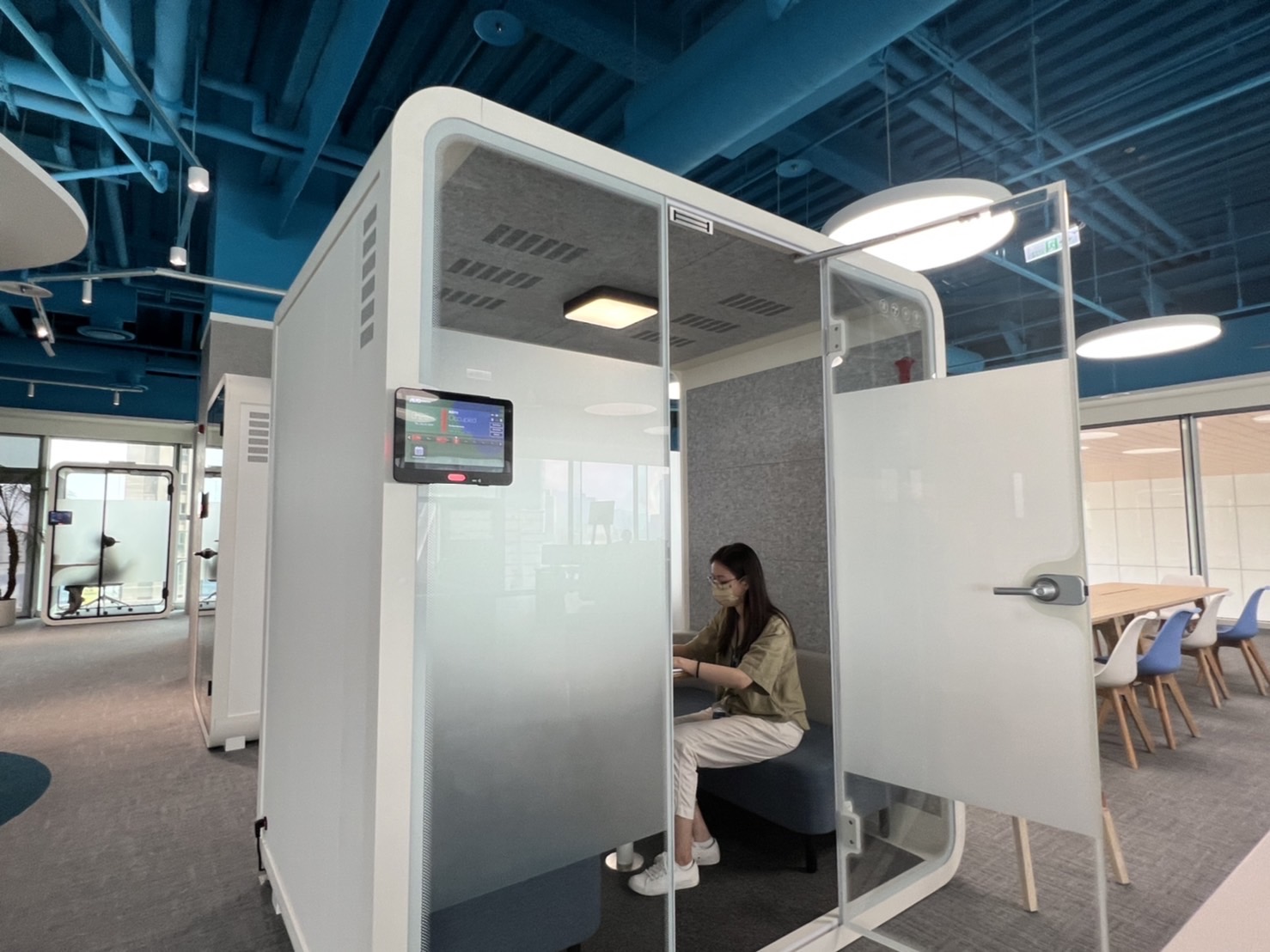 人生就是搏高雄據點的智慧行動辦公艙，展現人生就是搏在面板以外的研發應用軟實力